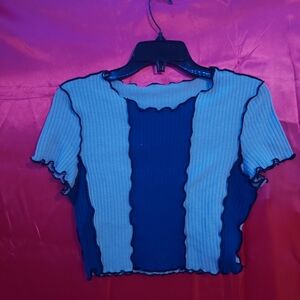 Top-Stitching Hem Crop Tee